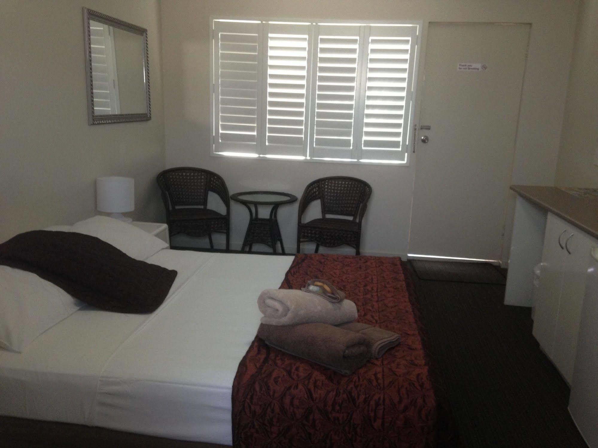 Tropicana Motel Gold Coast Extérieur photo